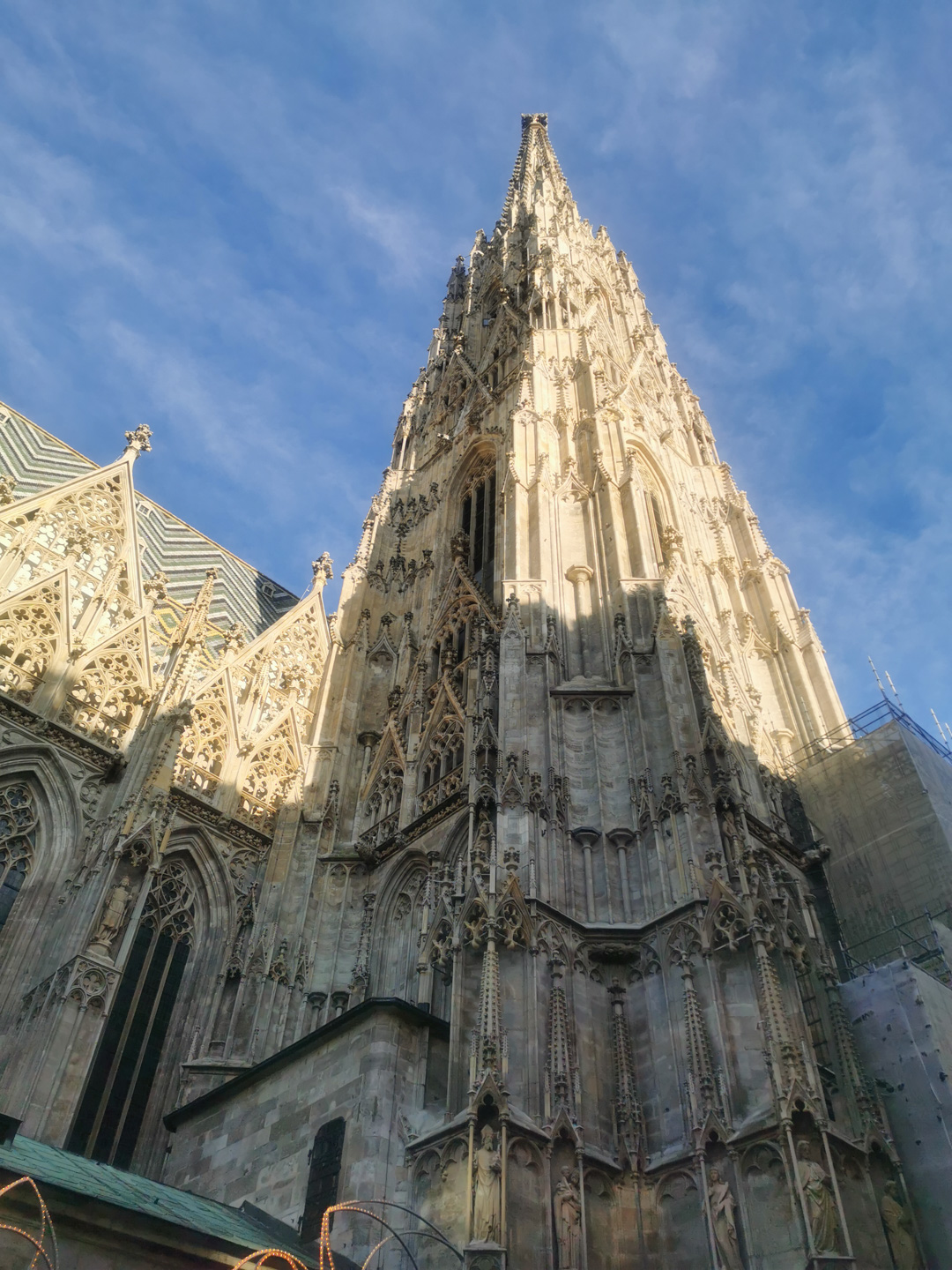 Der Steffl, der hohe Turm des Stephansdoms im Herzen Wiens. © Monika Nebl